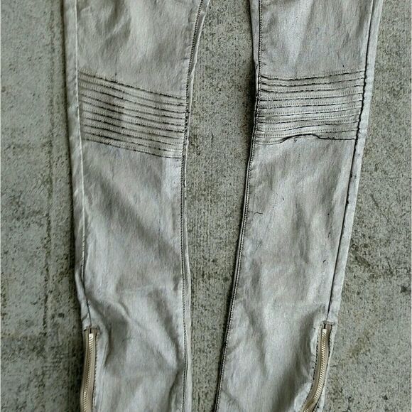 Tahnee metallic distressed jeans. Medium - Picture 4 of 4